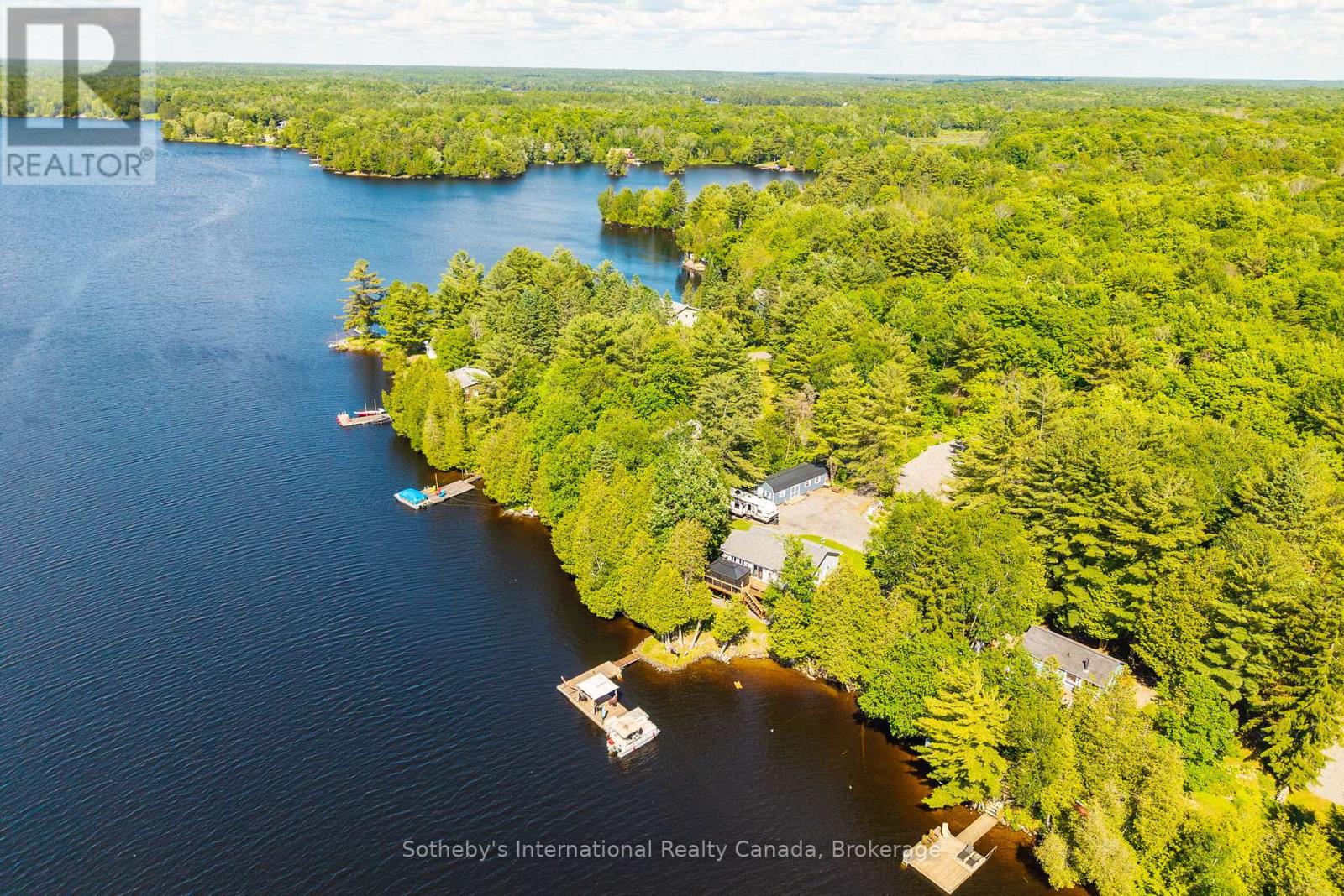 8 LAKEVIEW CRESCENT