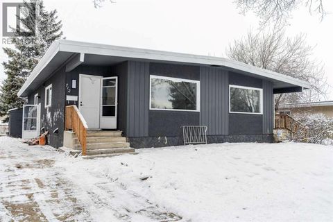 712 72 Avenue NW Calgary AB T2K0P4