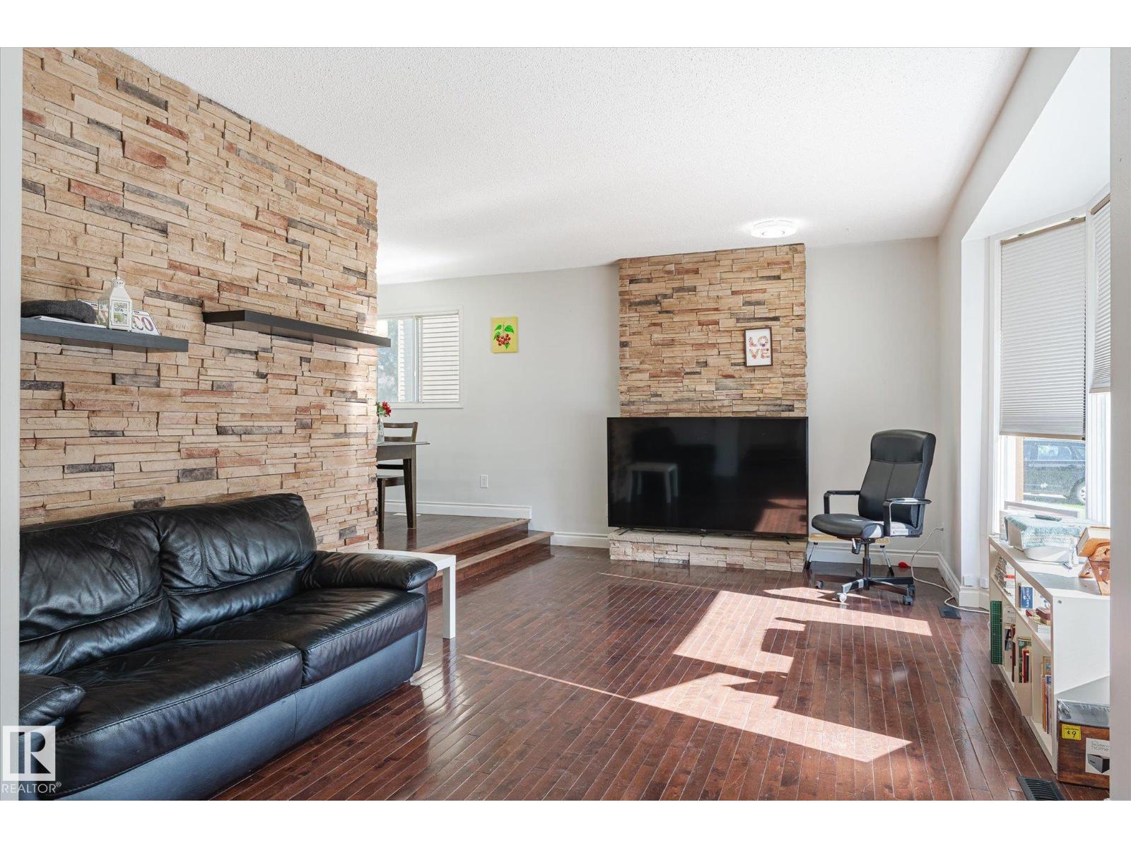 2520 116 ST NW