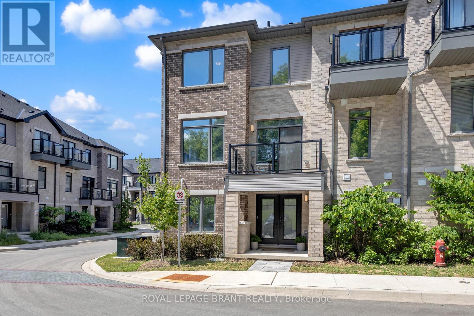 1118 - 585 COLBORNE STREET