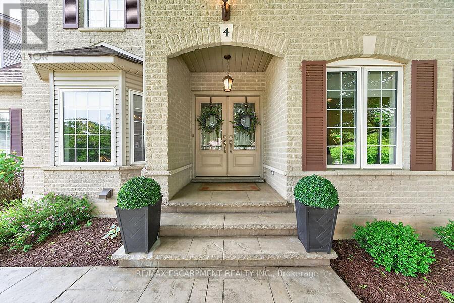 4 VALLEY RIDGE LANE