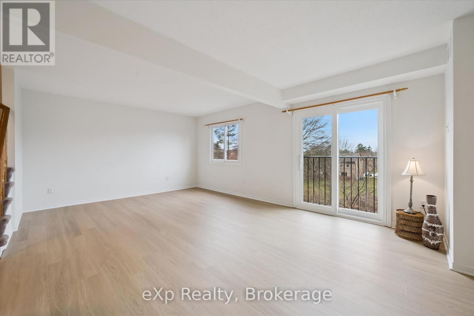 212 - 456 JANEFIELD AVENUE