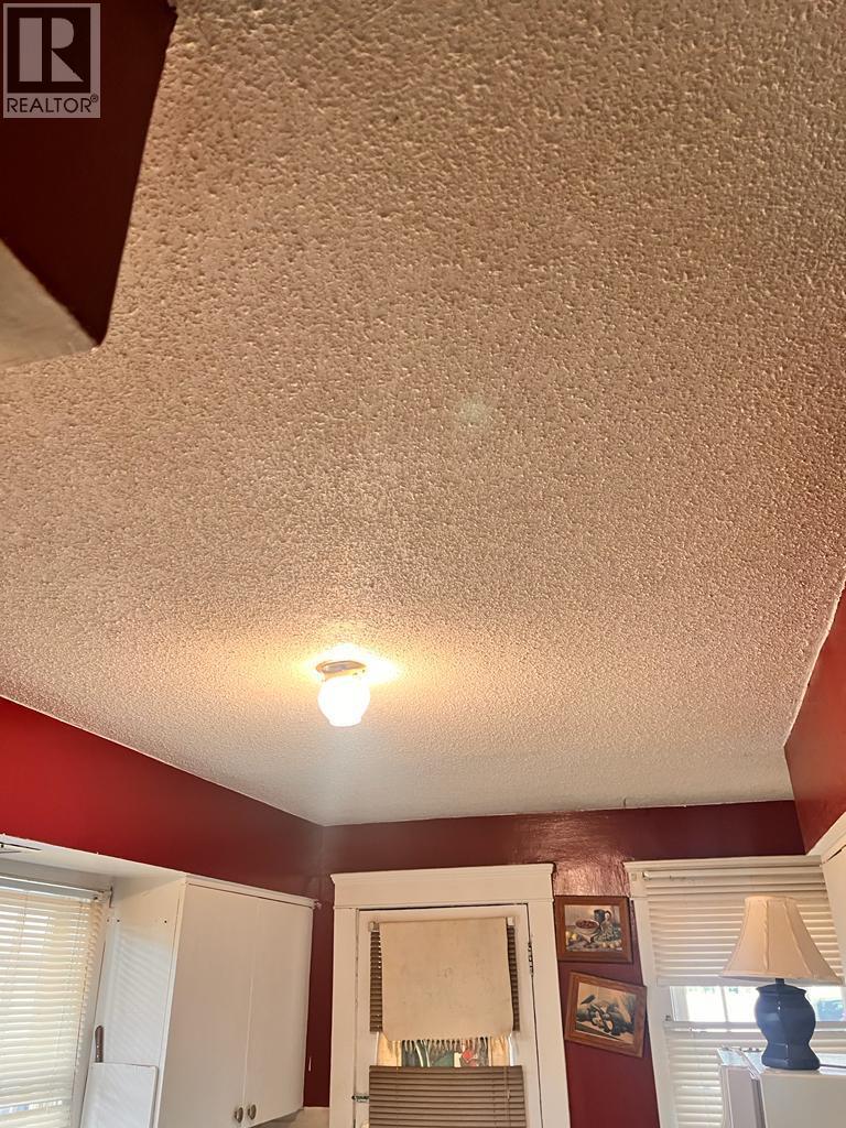 468 Van horne Street