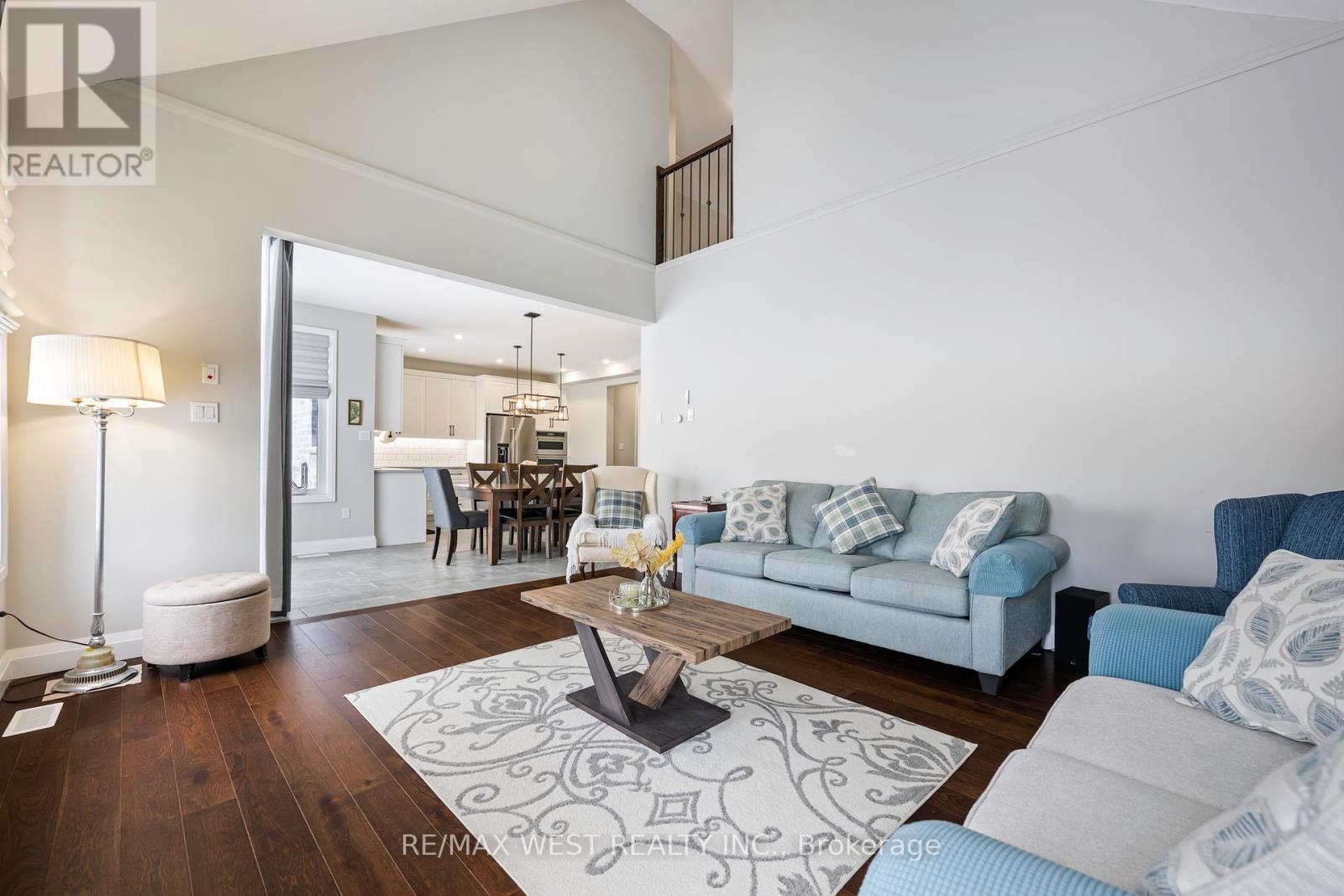 1 GRUNDY CRESCENT