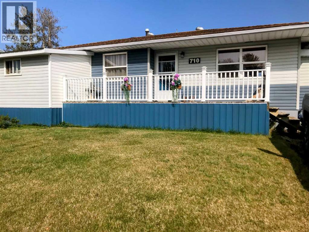 Photo 1 of 29 — 710 3 Avenue, Fox Creek, AB T0H1P0