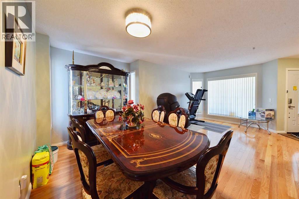105 Coral Springs Close NE