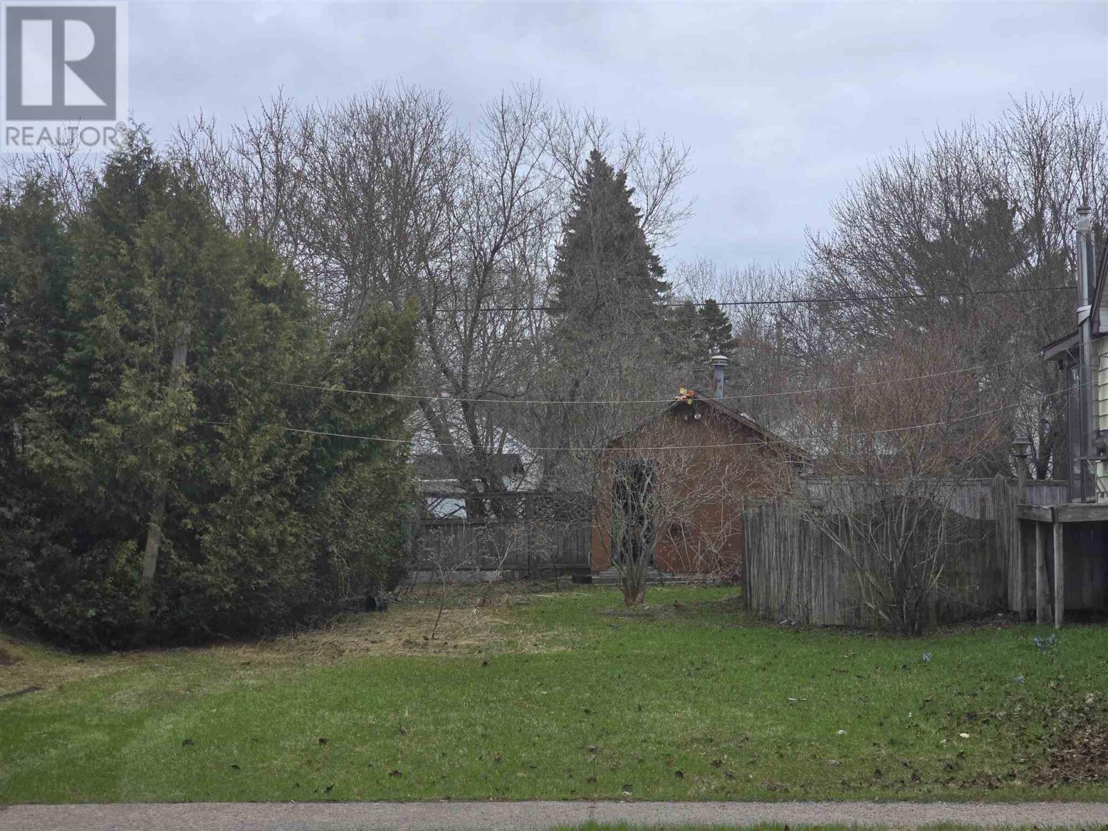 137 Carufel AVE - Photo 2