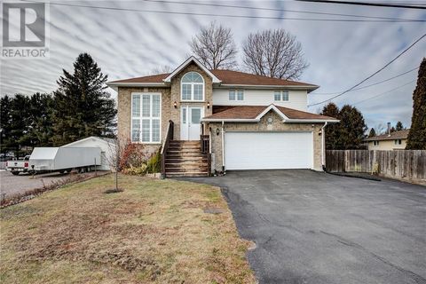 4153 Elmview Hanmer ON P3P1R9