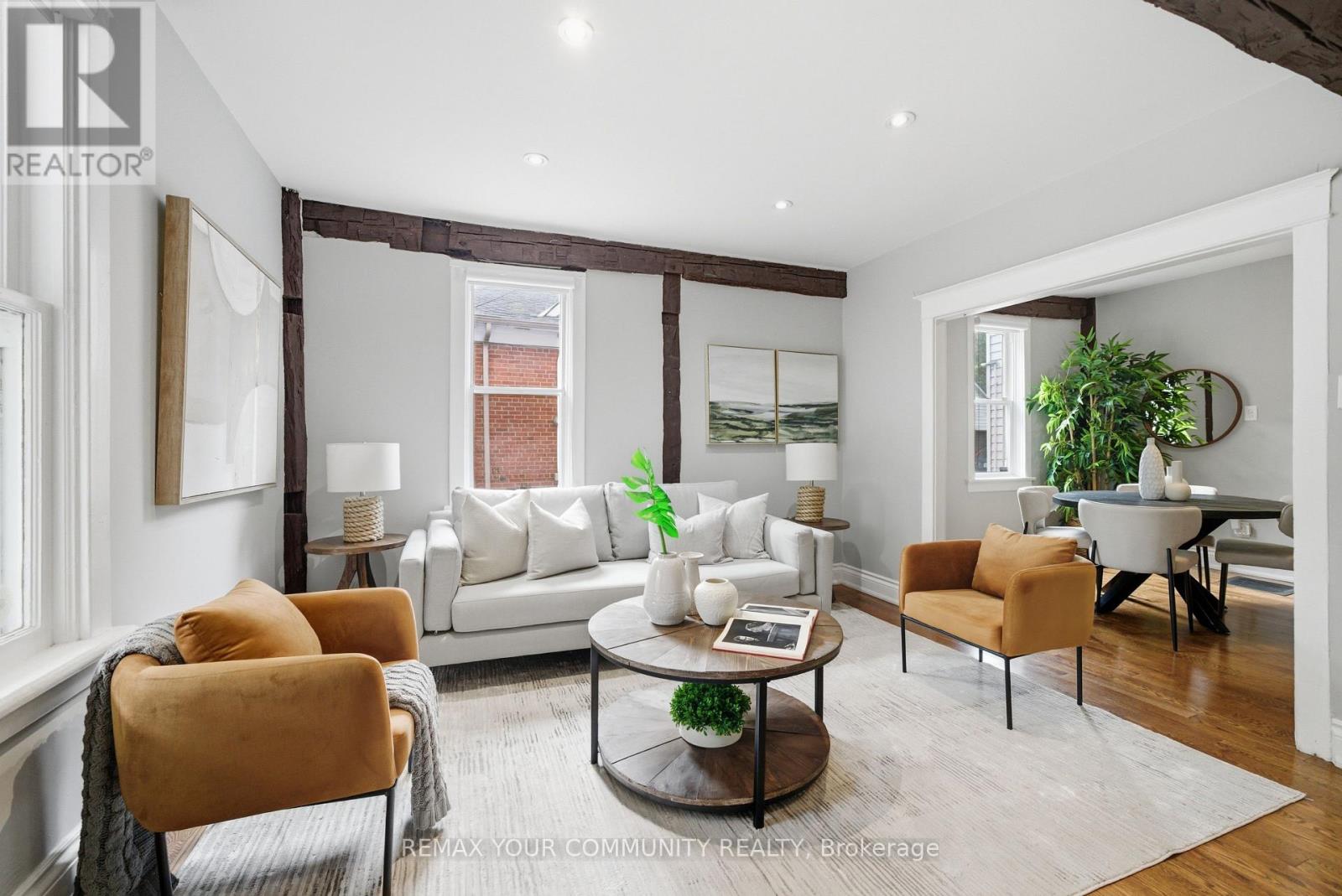 30 ELIZABETH STREET S