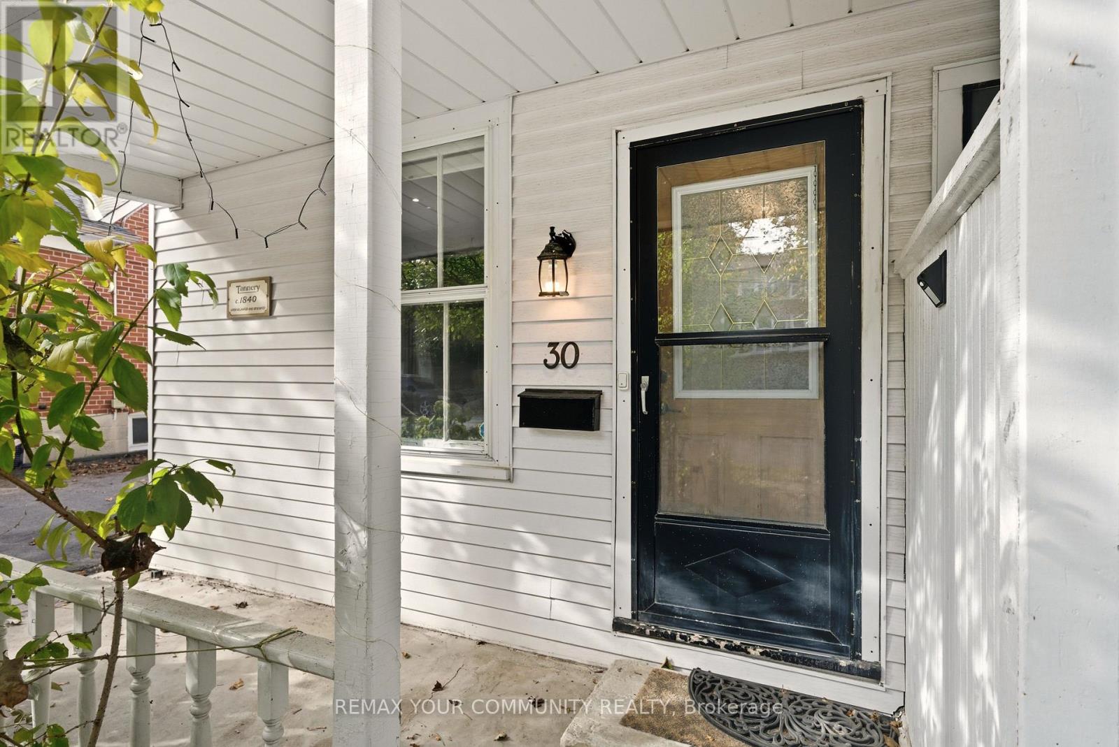 30 ELIZABETH STREET S