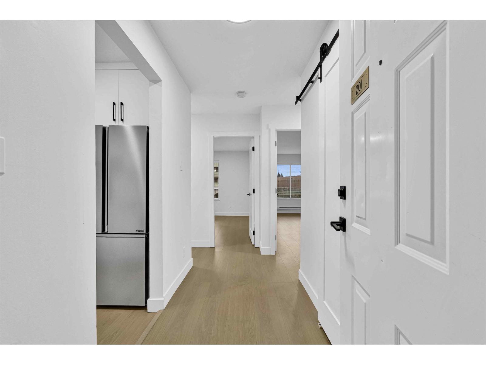 201 2567 VICTORIA STREET