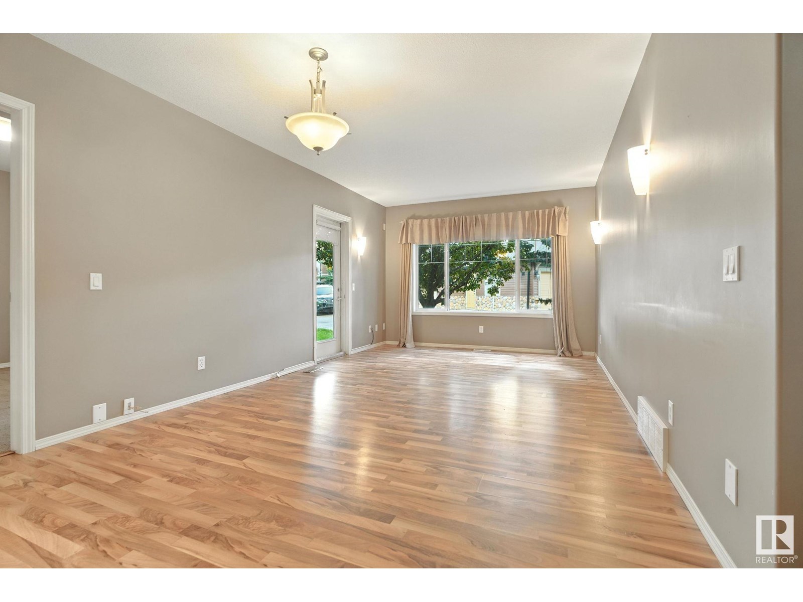 #21 671 SILVER BERRY RD NW NW
