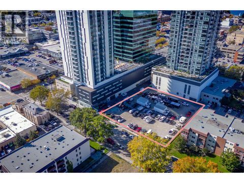 1464-1476 Bertram Street Kelowna BC V1Y2G3