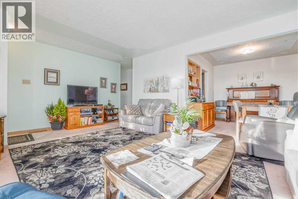 25 Highwood Place NW