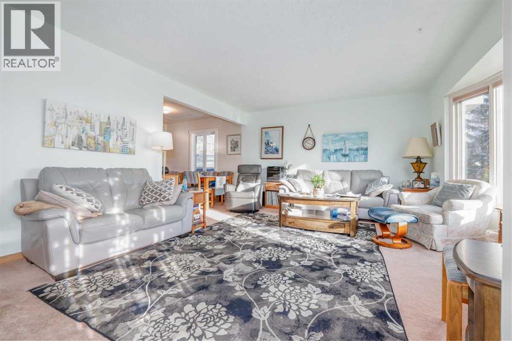 25 Highwood Place NW