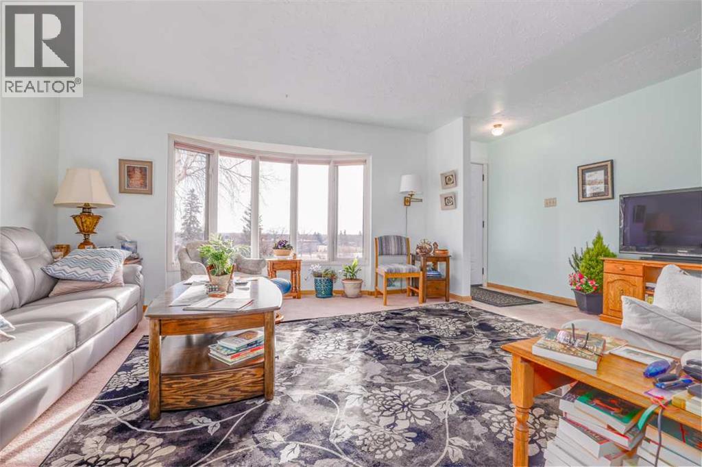 25 Highwood Place NW