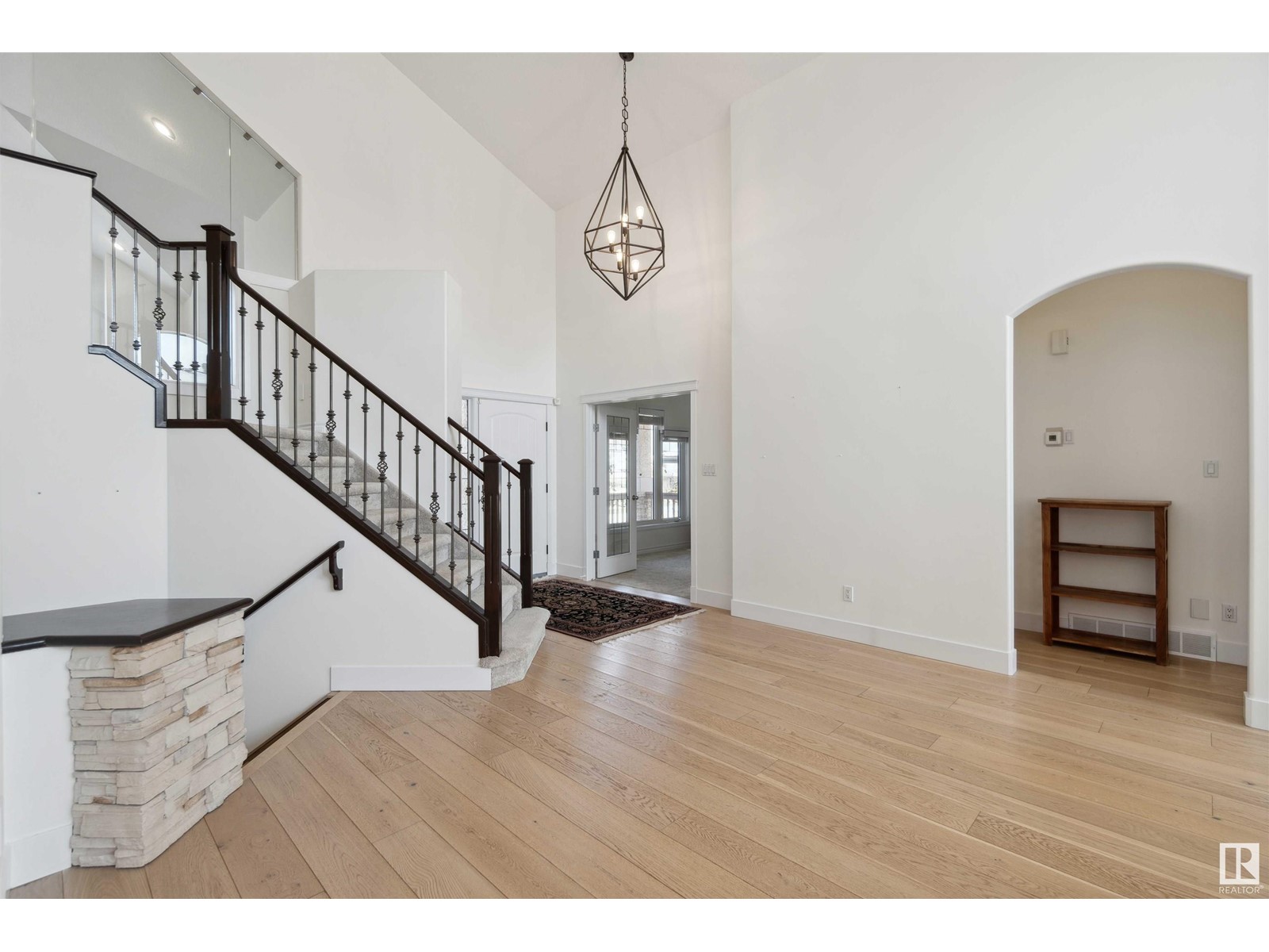 605 DALHOUSIE CR NW