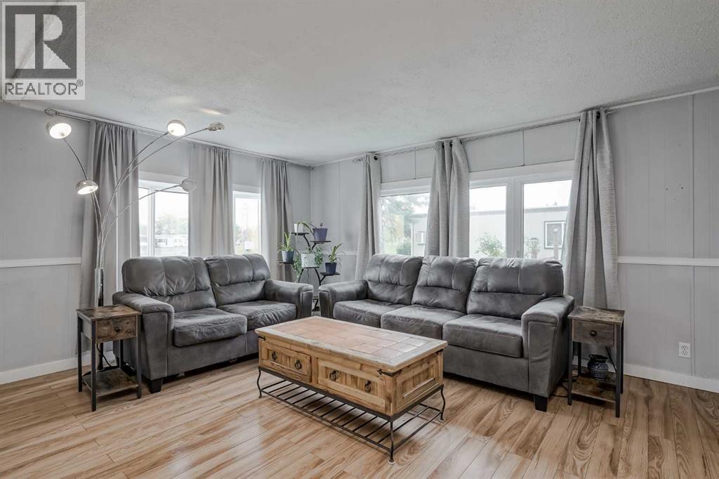 72, 6220 17 Avenue SE