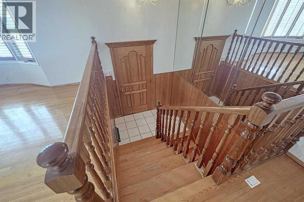 444 Woodland Crescent SE