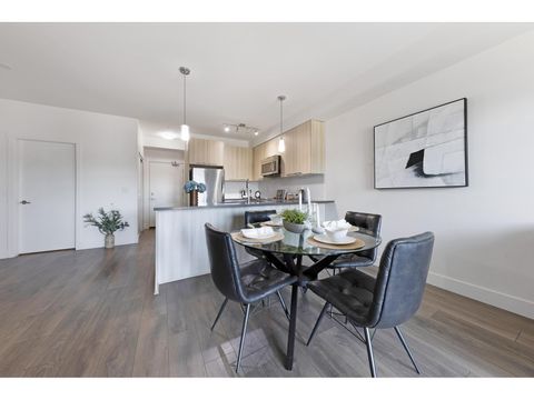 204 15628 104 AVENUE Surrey BC V4N2J3