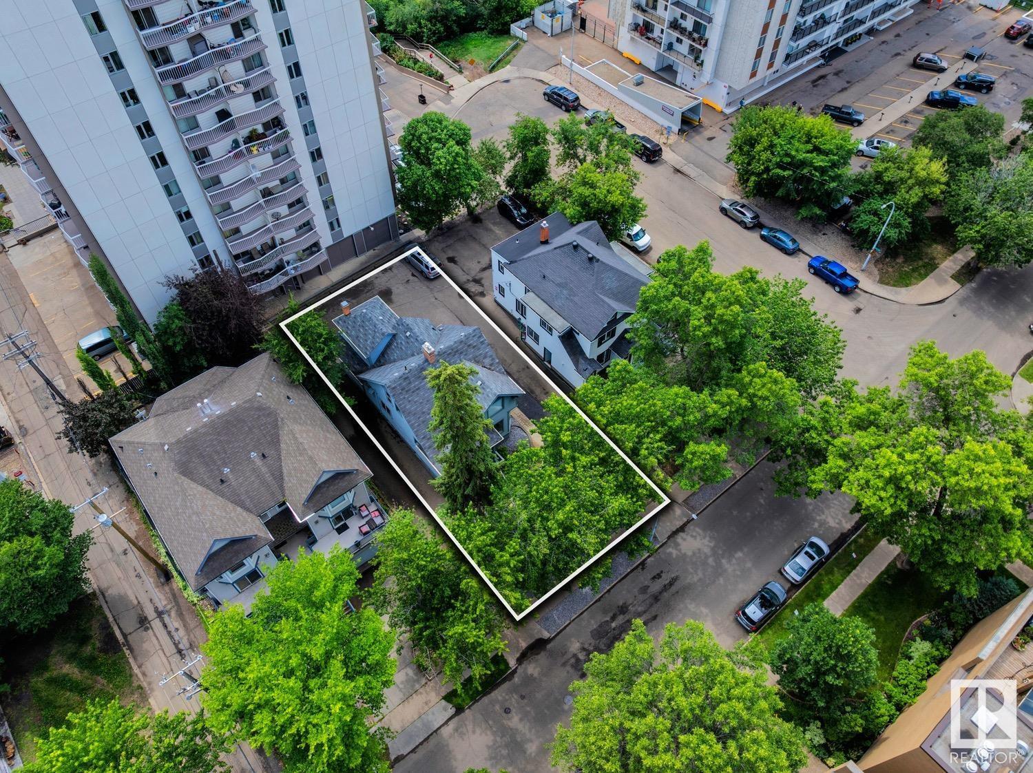 11223 99 AV NW