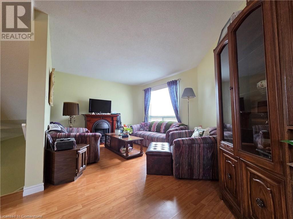 60 ELMSDALE Drive Unit# 9