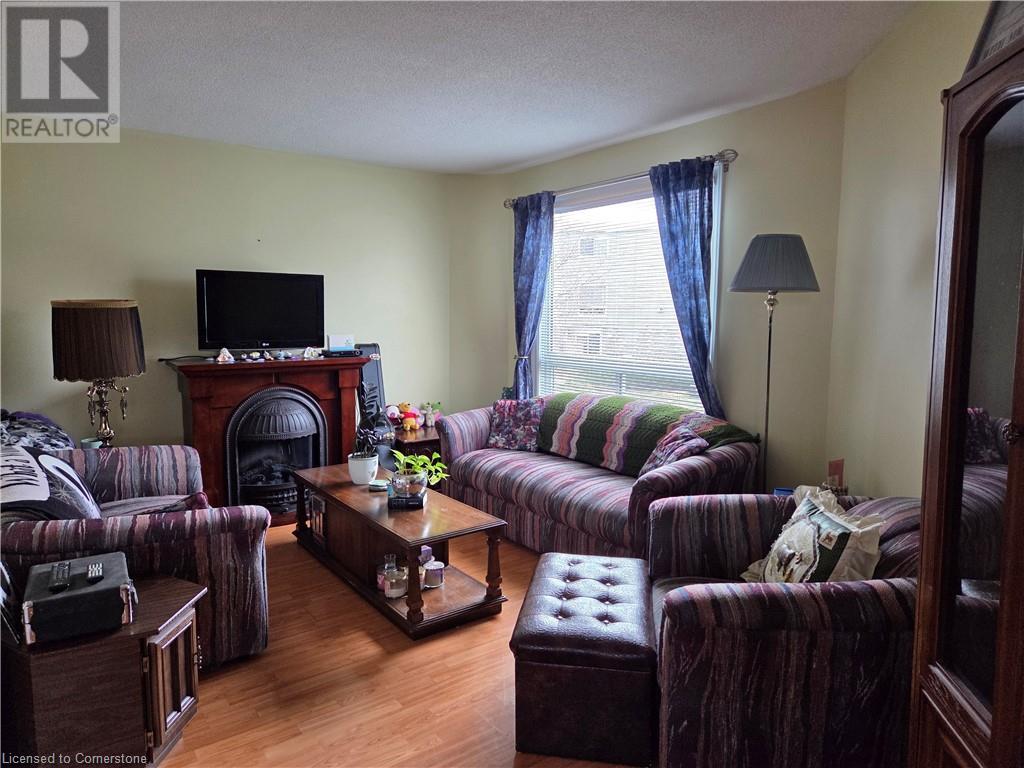 60 ELMSDALE Drive Unit# 9