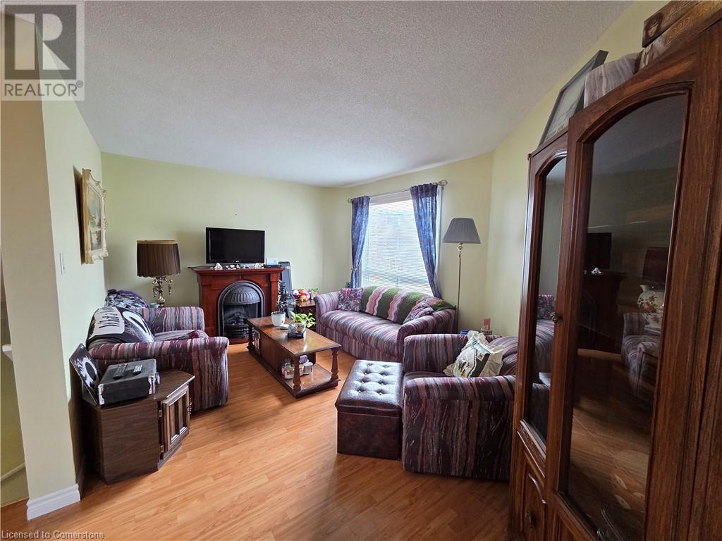 60 ELMSDALE Drive Unit# 9