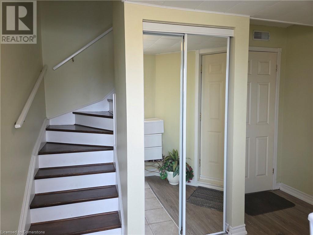 60 ELMSDALE Drive Unit# 9