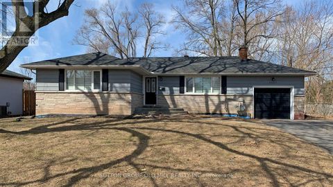 4447 SPRUCE AVENUE Burlington (Shoreacres) ON L7L1M3