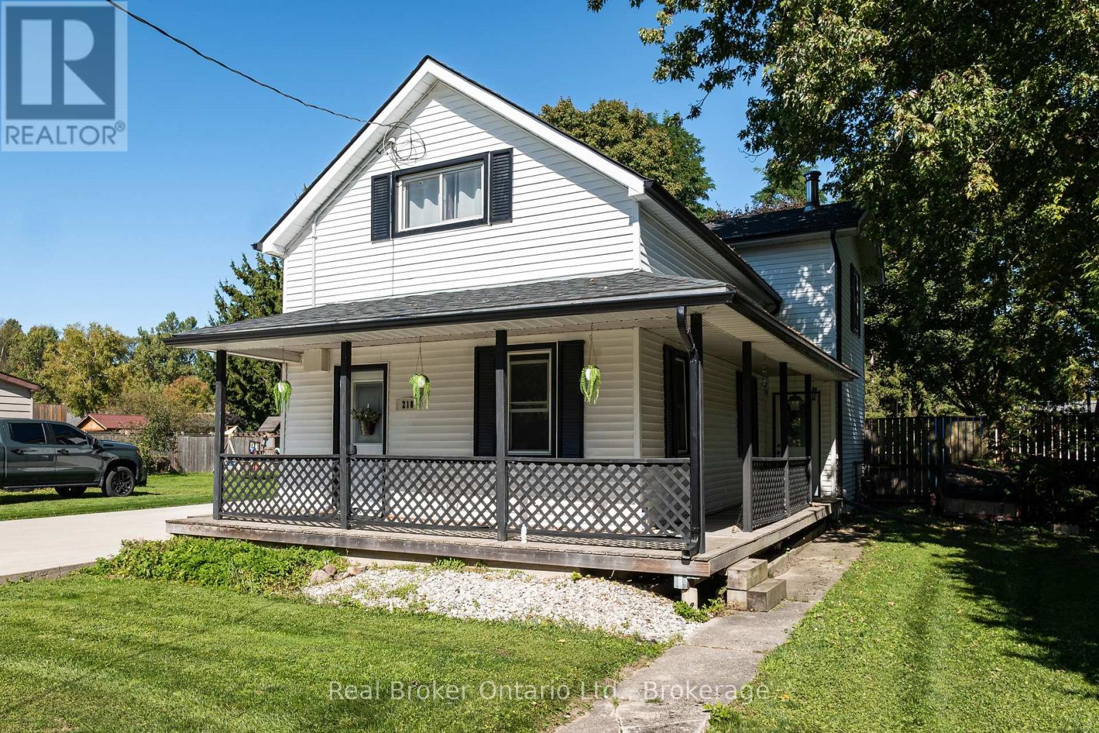 218 CAMBRIDGE STREET