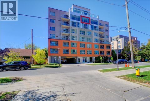 321 SPRUCE Street Unit# 102 Waterloo ON N2L0G4