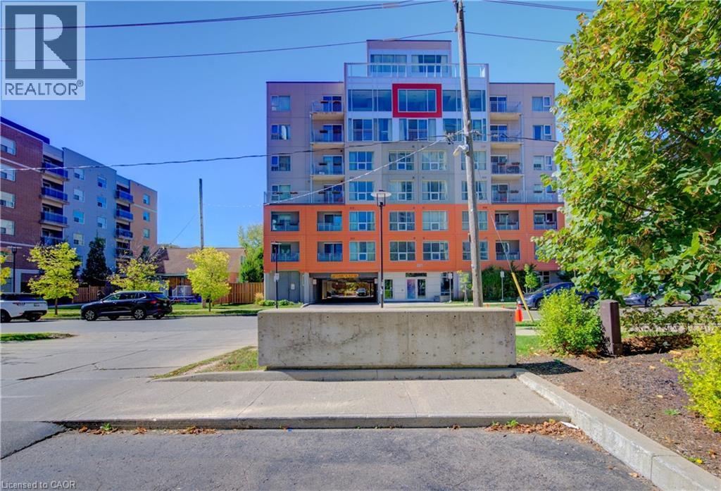 321 SPRUCE Street Unit# 102