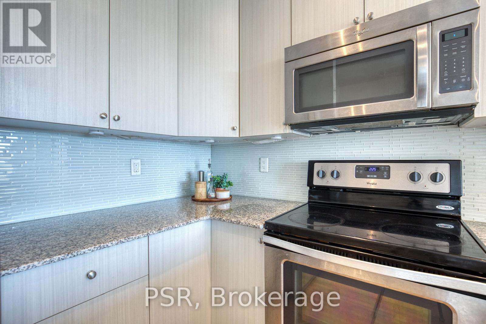 1205 - 1 VICTORIA STREET S