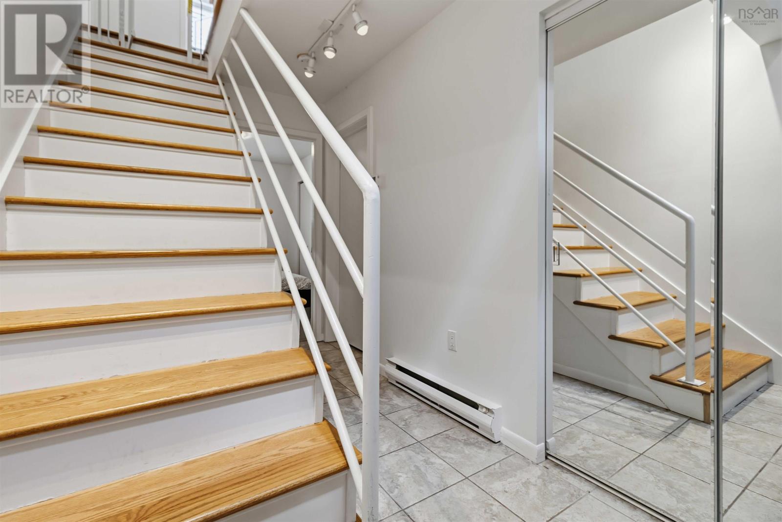2 1345 Dresden Row - Photo 2