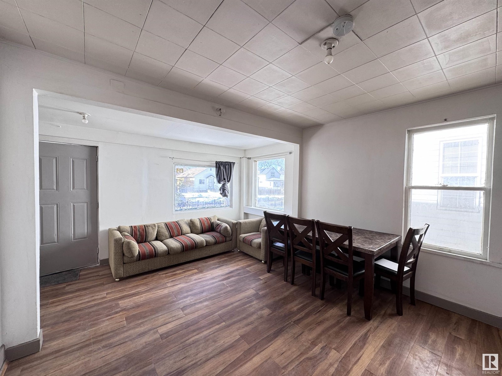 11823 79 ST NW