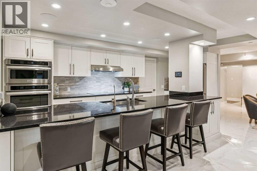 8203, 400 Eau Claire Avenue SW