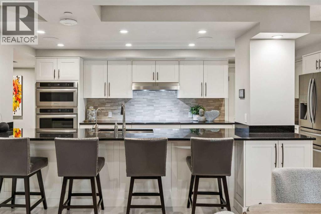 8203, 400 Eau Claire Avenue SW