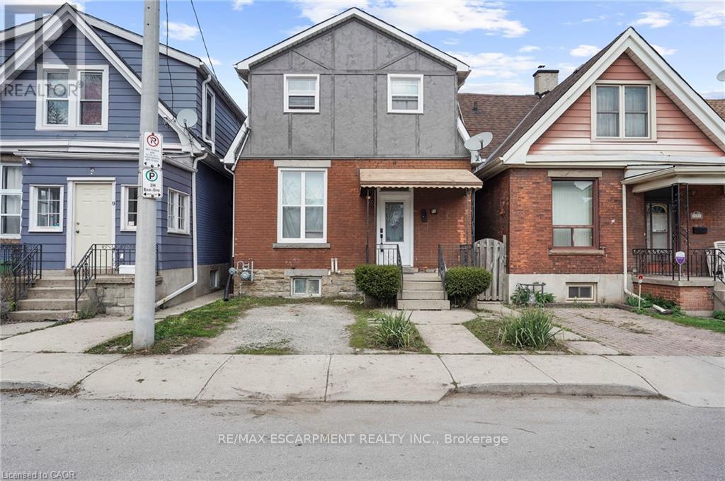 Photo 1 of 23 — 11 WRIGHT AVENUE, Hamilton (Landsdale), ON L8L2T5