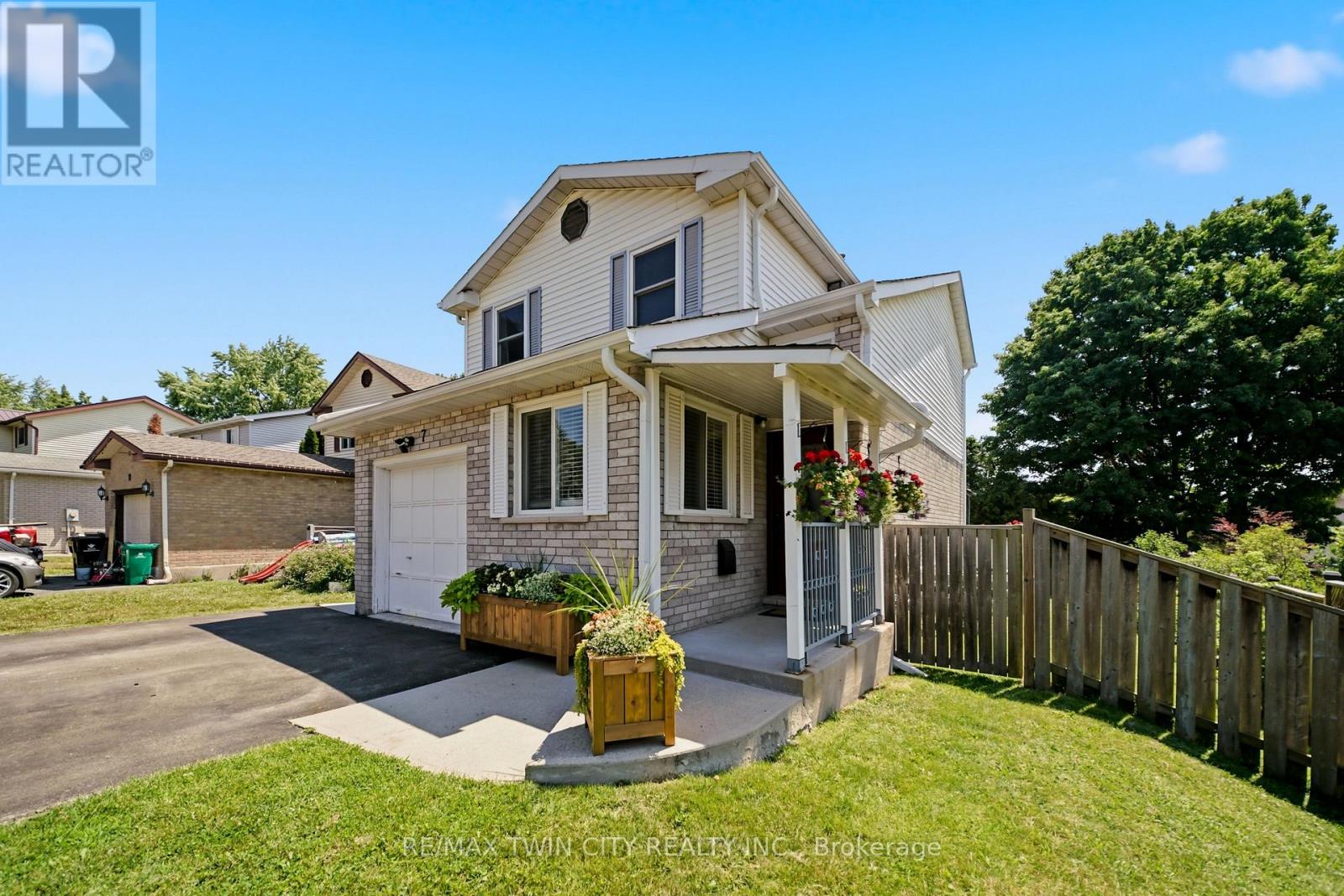 7 GLENDAN COURT