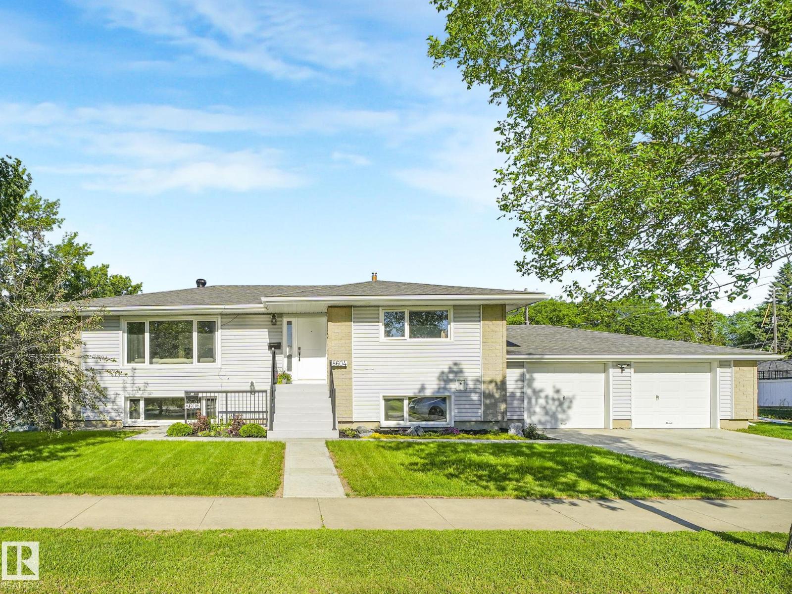 8604/8606 79 ST NW