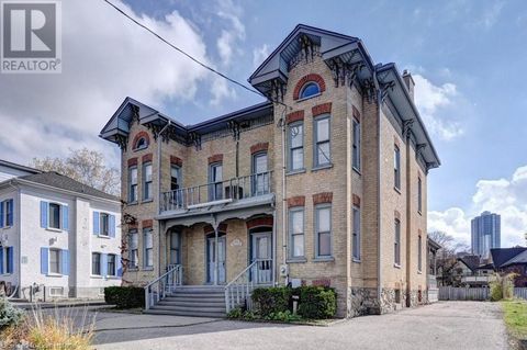 171 VICTORIA Street N Kitchener ON N2H5C5