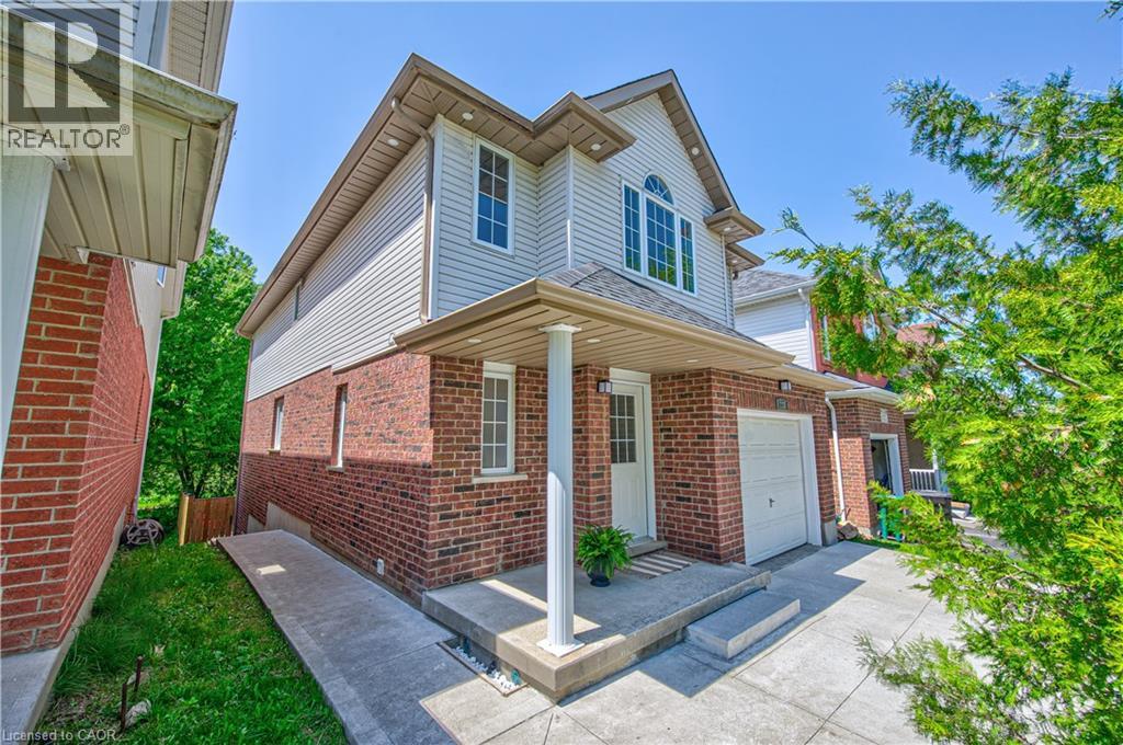 223 BUTTERCUP Court