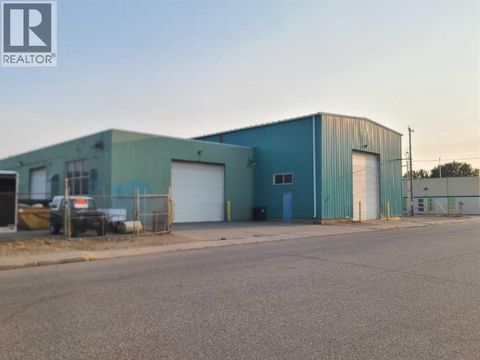 9503-9519 90 Avenue Peace River AB T8S1S5