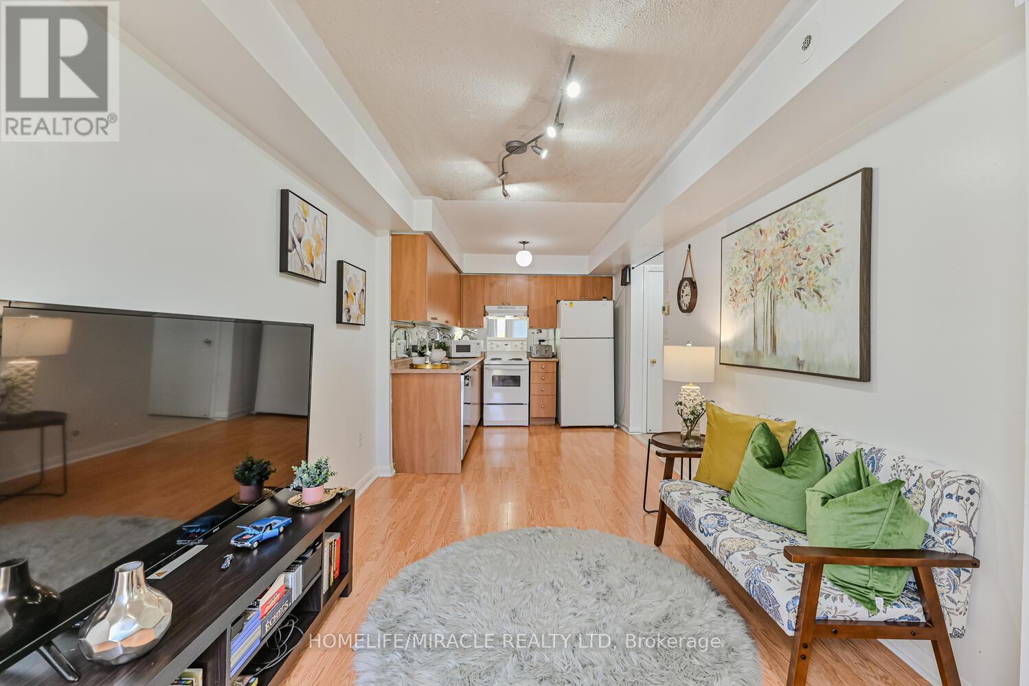 5 - 4620 GUILDWOOD WAY