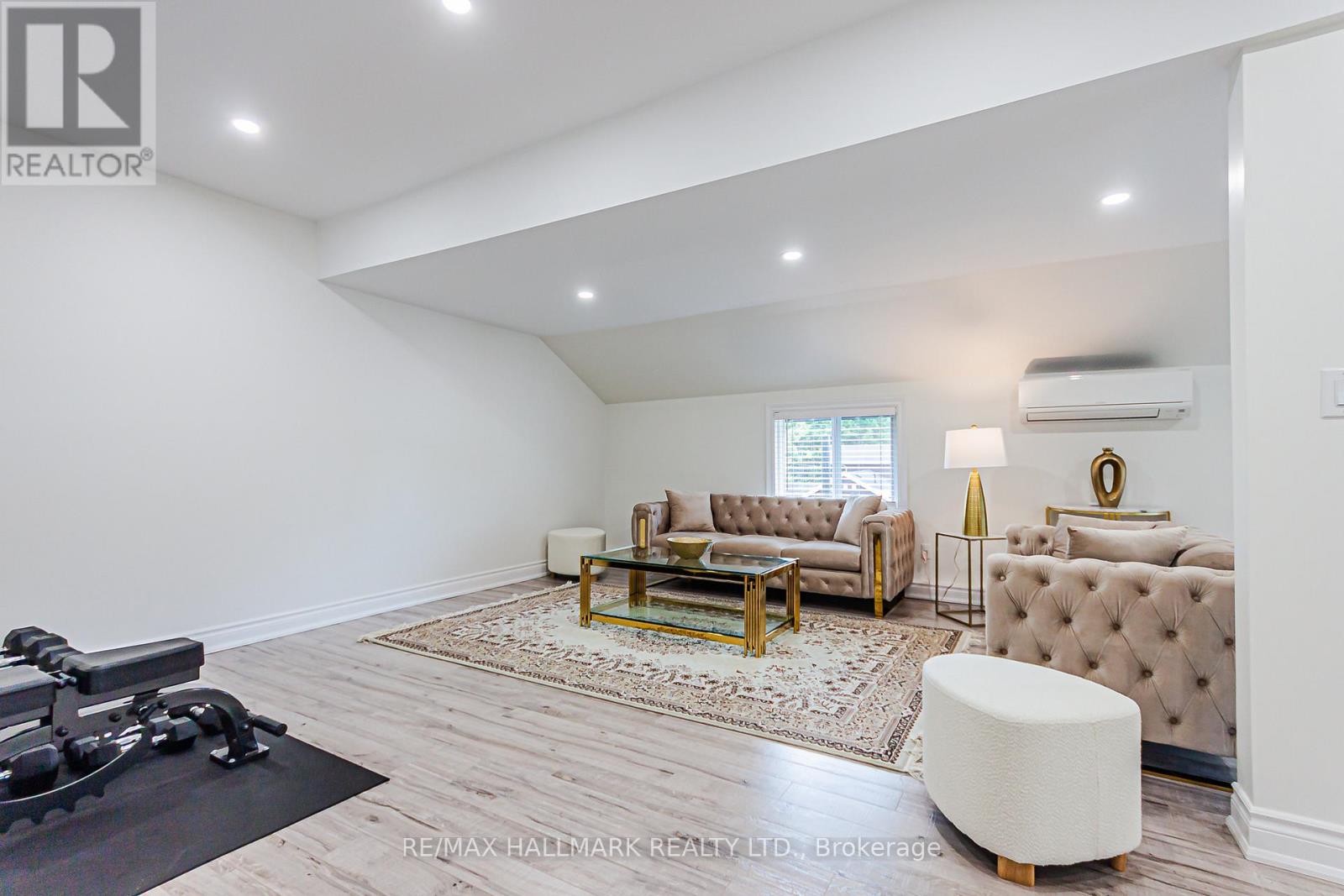 2 - 930 LAKE DRIVE E