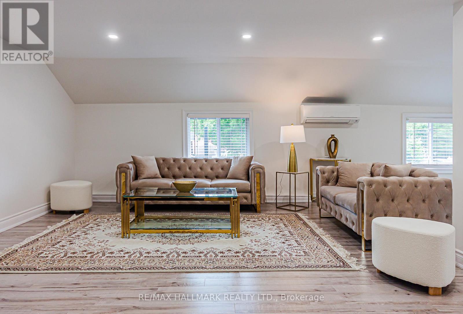 2 - 930 LAKE DRIVE E