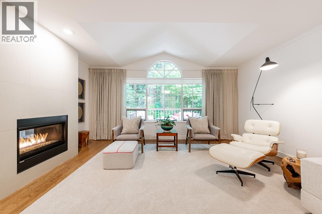 18 DEERWOOD PLACE
