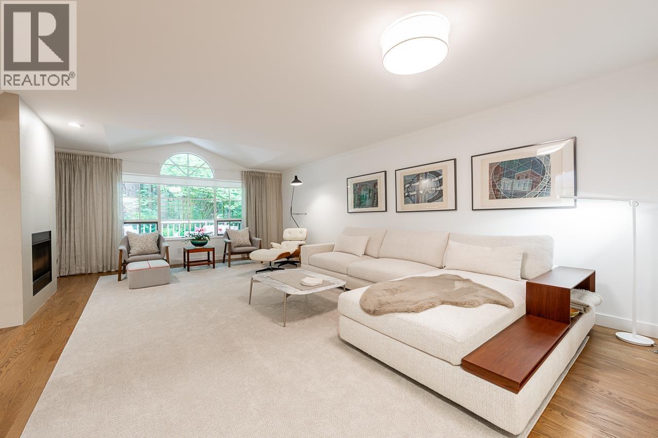 18 DEERWOOD PLACE