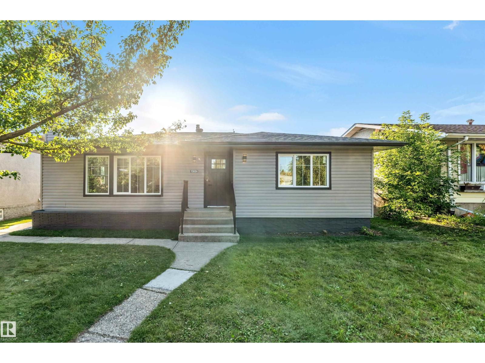 13604 139 ST NW